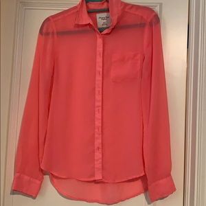 AE shirt hot coral medium